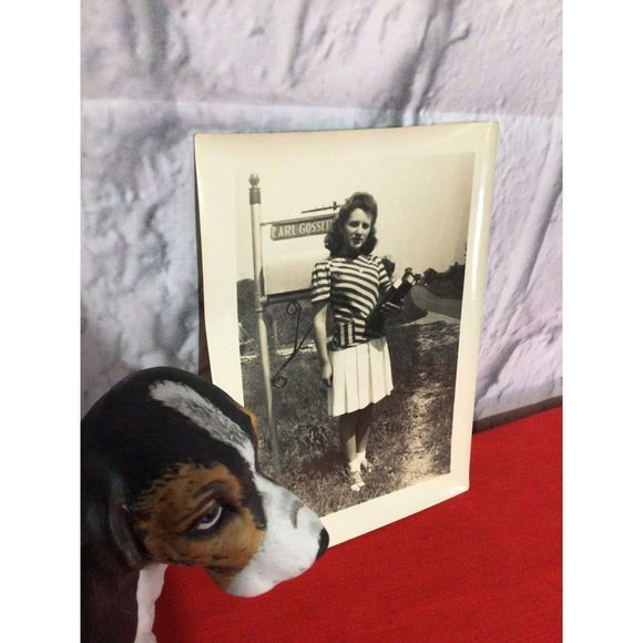 Vintage Pin Up Photo Pretty Girl 1950’s Saddle Shoe Girl B&W Photo Snapshot 5” x - Picture 10 of 10